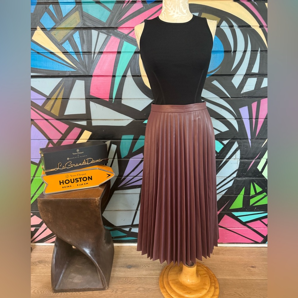 NWT Sincerely Jules black crop top, small, $135